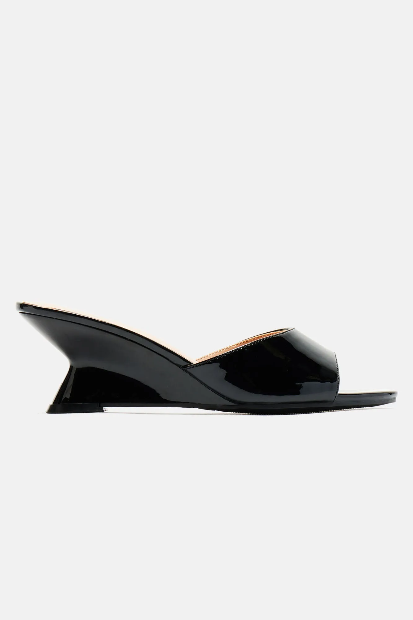 Baddie On The Go Wedges - Black
