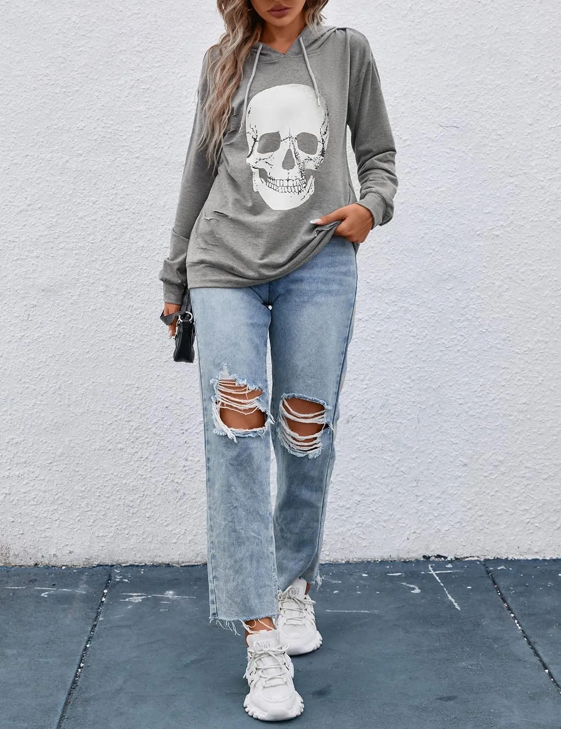 Blooming Jelly Women's Halloween Sweatshirts Skull Graphic T Shirts Long Sleeve Pullover Tops Gothic Fall Clothes 2024