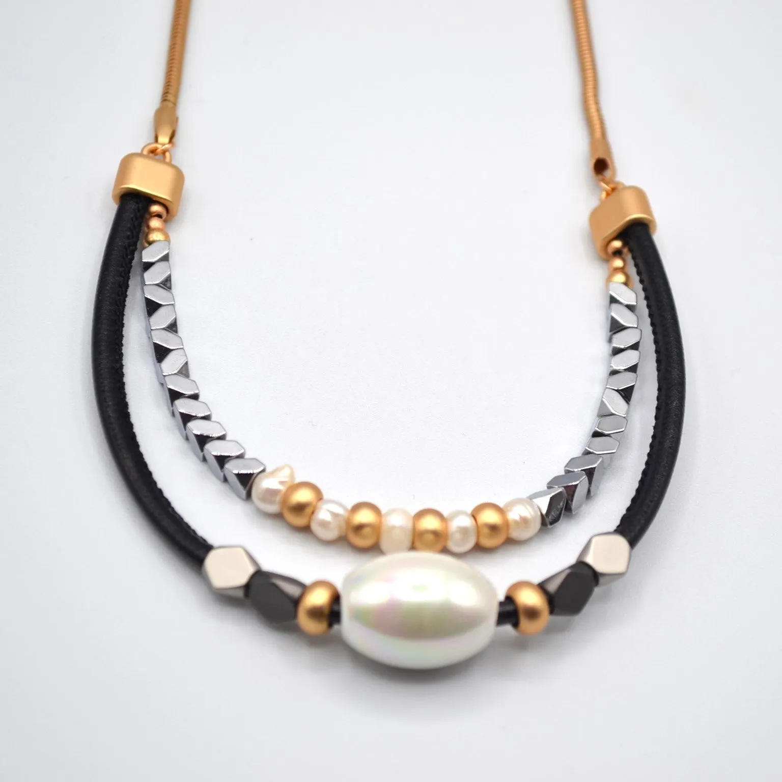 La Mode Necklace