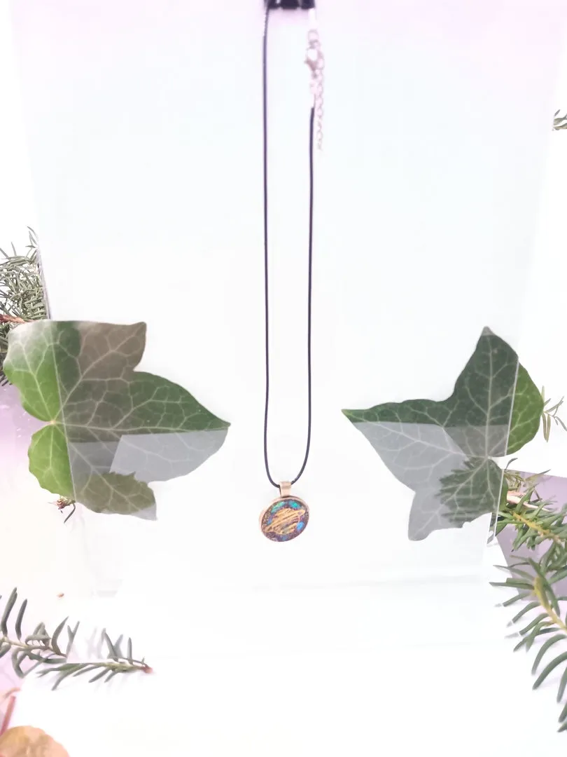 Resin Necklace, pendant en resin , chain Jewelry