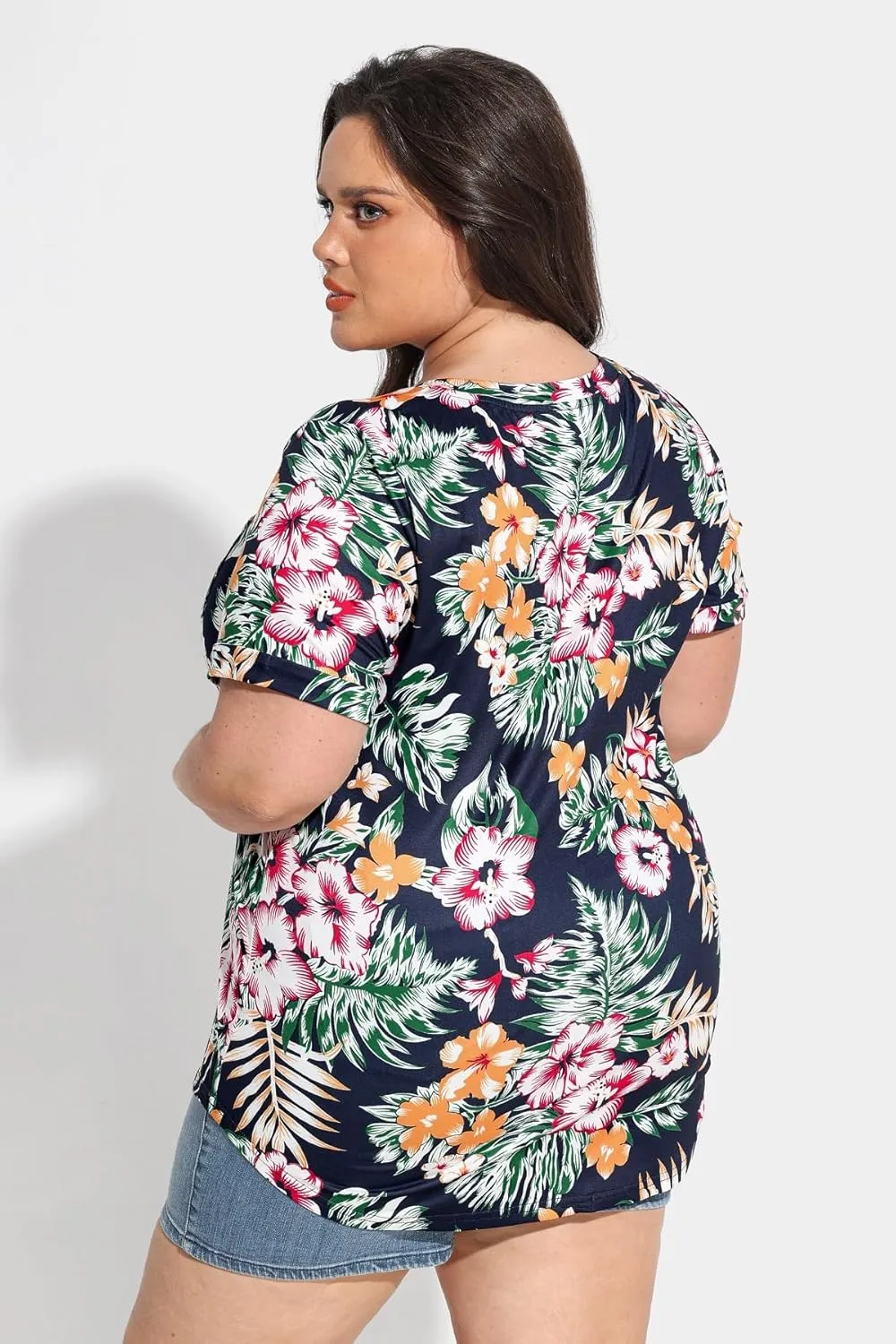 RITERA Plus Size Tops For Women Summer T Shirts V Neck Short Sleeve Casual Basic Tee with Front Pocket XL-5XL