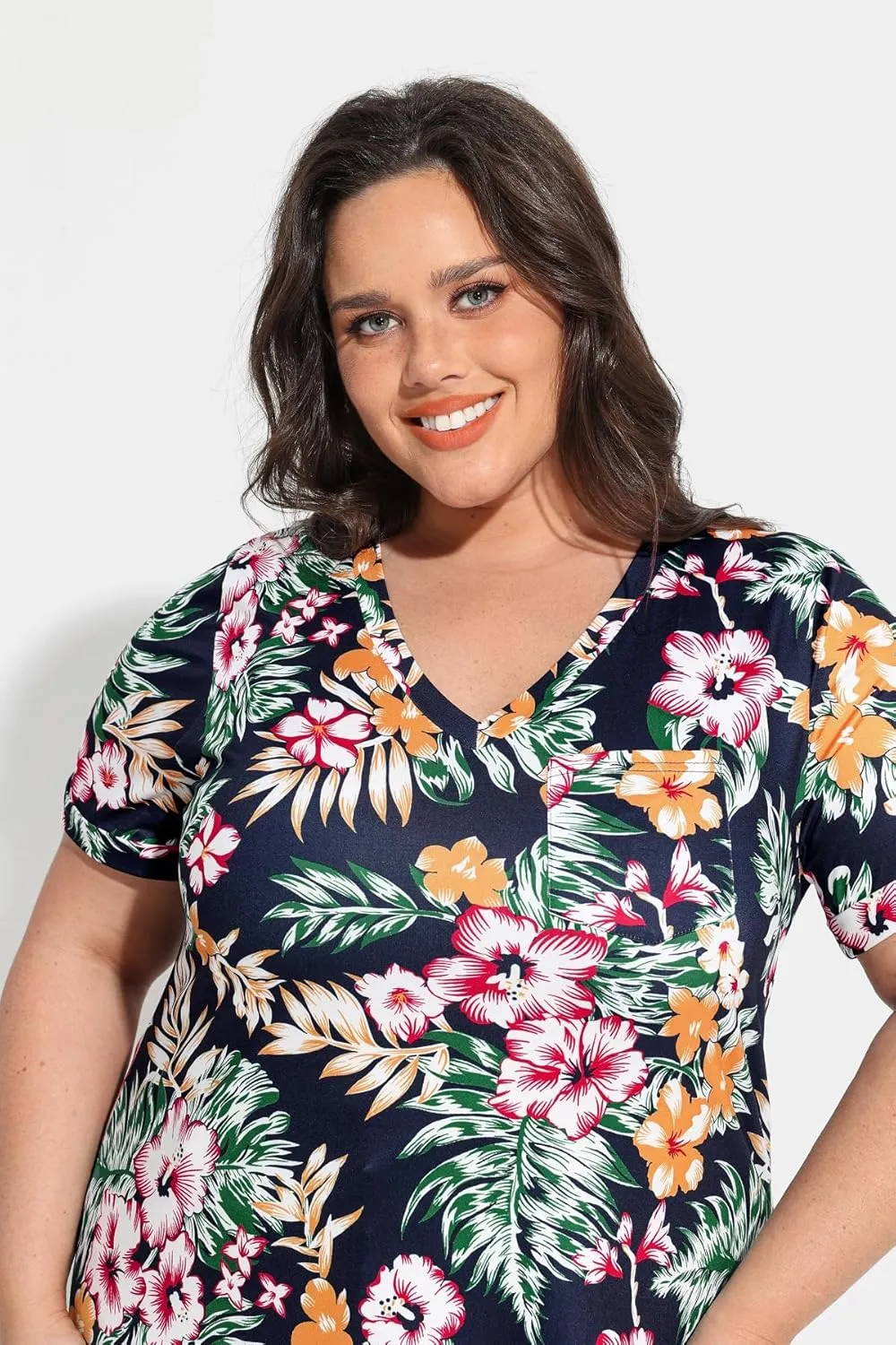 RITERA Plus Size Tops For Women Summer T Shirts V Neck Short Sleeve Casual Basic Tee with Front Pocket XL-5XL