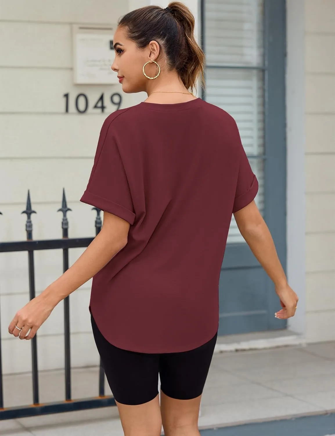 Totatuit Women Oversized Tshirts Casual Crew Neck Rolled Short Sleeve Basic Tee Shirts Cute Loose Summer Tops Workout Clothes
