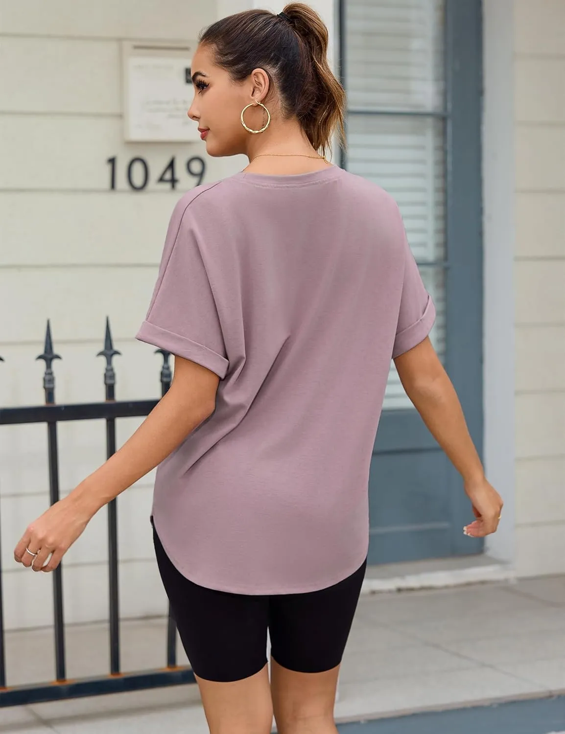 Totatuit Women Oversized Tshirts Casual Crew Neck Rolled Short Sleeve Basic Tee Shirts Cute Loose Summer Tops Workout Clothes